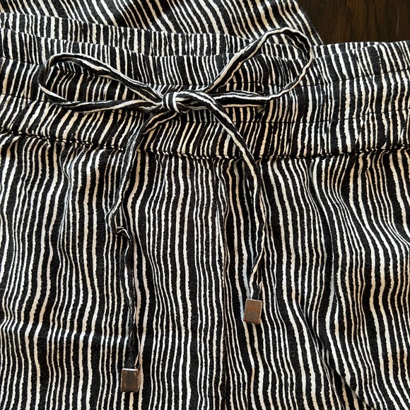 Cynthia Rowley Black & White Striped Rayon Pants - Picture 4 of 11